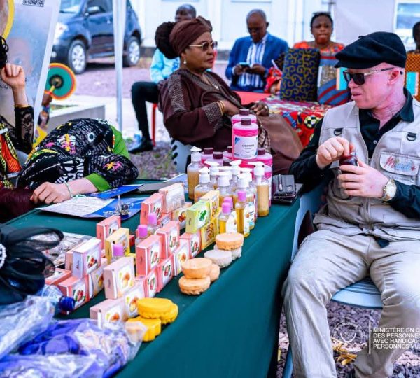 Programme présidentiel “Debout jeunes congolais” pour l’emploi et l’entrepreneuriat: les jeunes avec handicap et les personnes atteintes d’albinisme au troisième axe