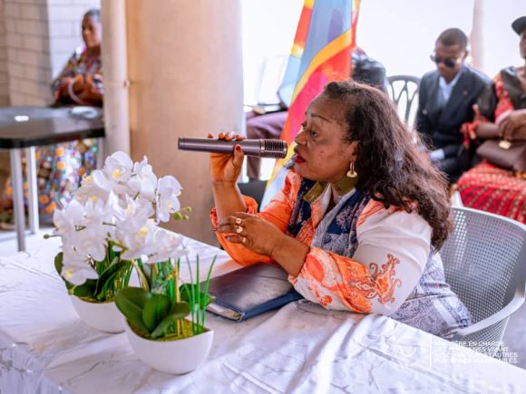 Inclusion en marche : Irène Esambo obtient un quota de 10 % à l’ONEM et mobilise les PVH pour le dialogue national